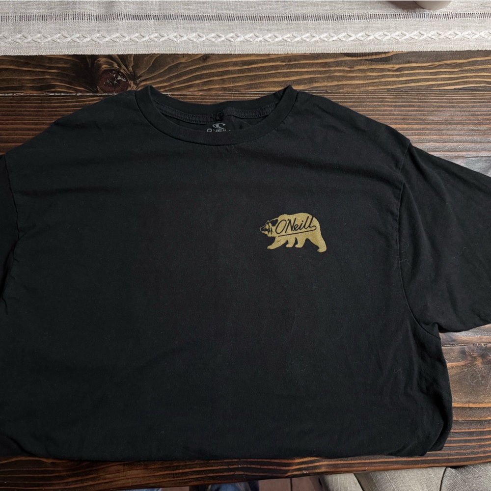 O'Neill tee, men’s size L